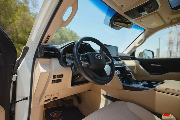 AED 3,572/month | Land cruiser GXR | GCC Specs | REF #T52251