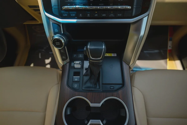 AED 3,572/month | Land cruiser GXR | GCC Specs | REF #T52251