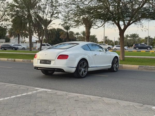 BENTLEY GT CONTINANTAL MODLE 2013 GCC SPACE
