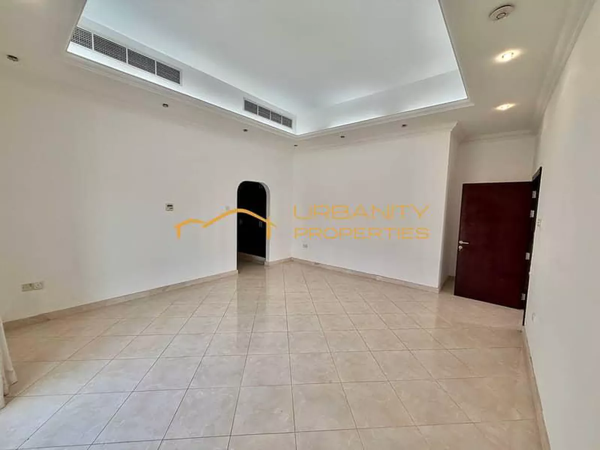 Spacious || 4 Bedroom Villa || private swimming pool || Huge Garden ||-2-2