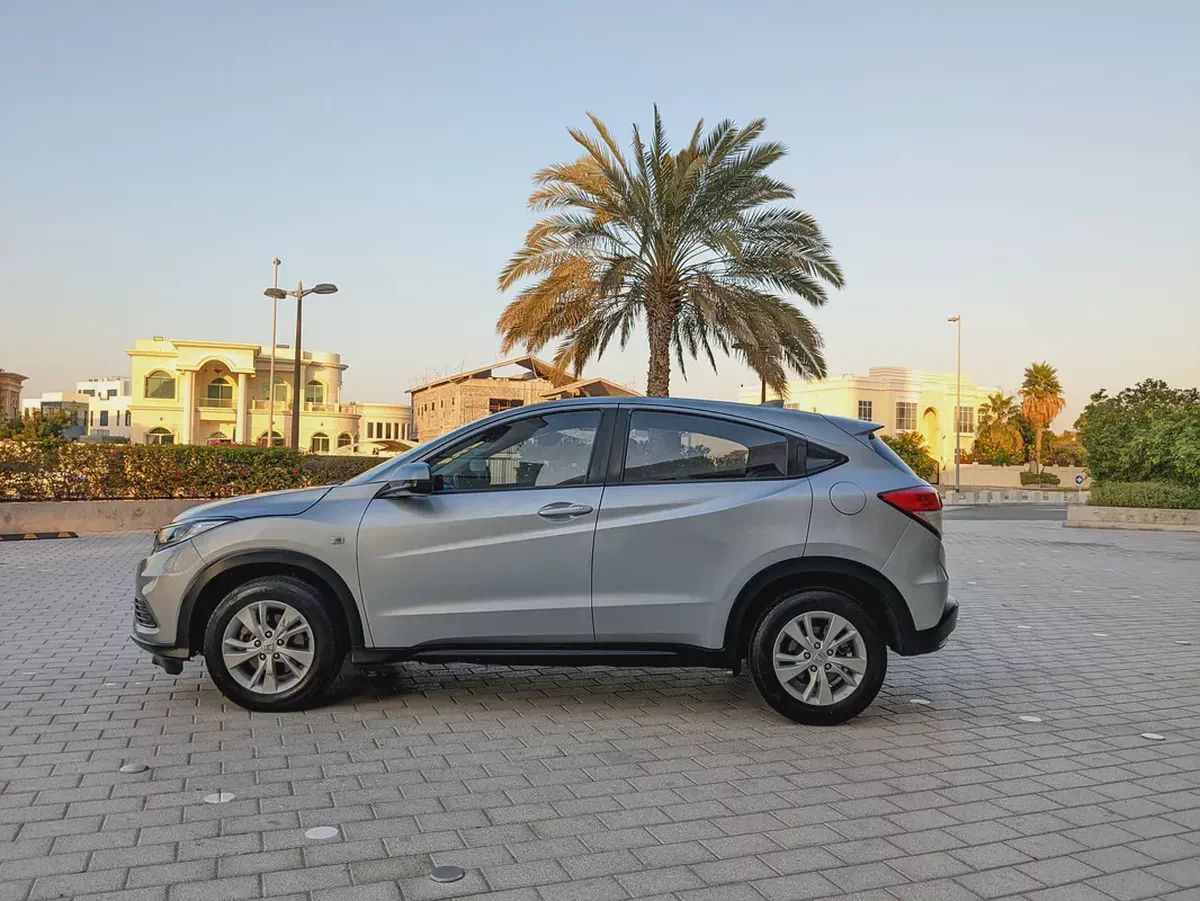 Honda HR-V 2019 EX | GCC Specs | Low KM| Agency Mint Premium Condition MID Sized Family SUV-15-15