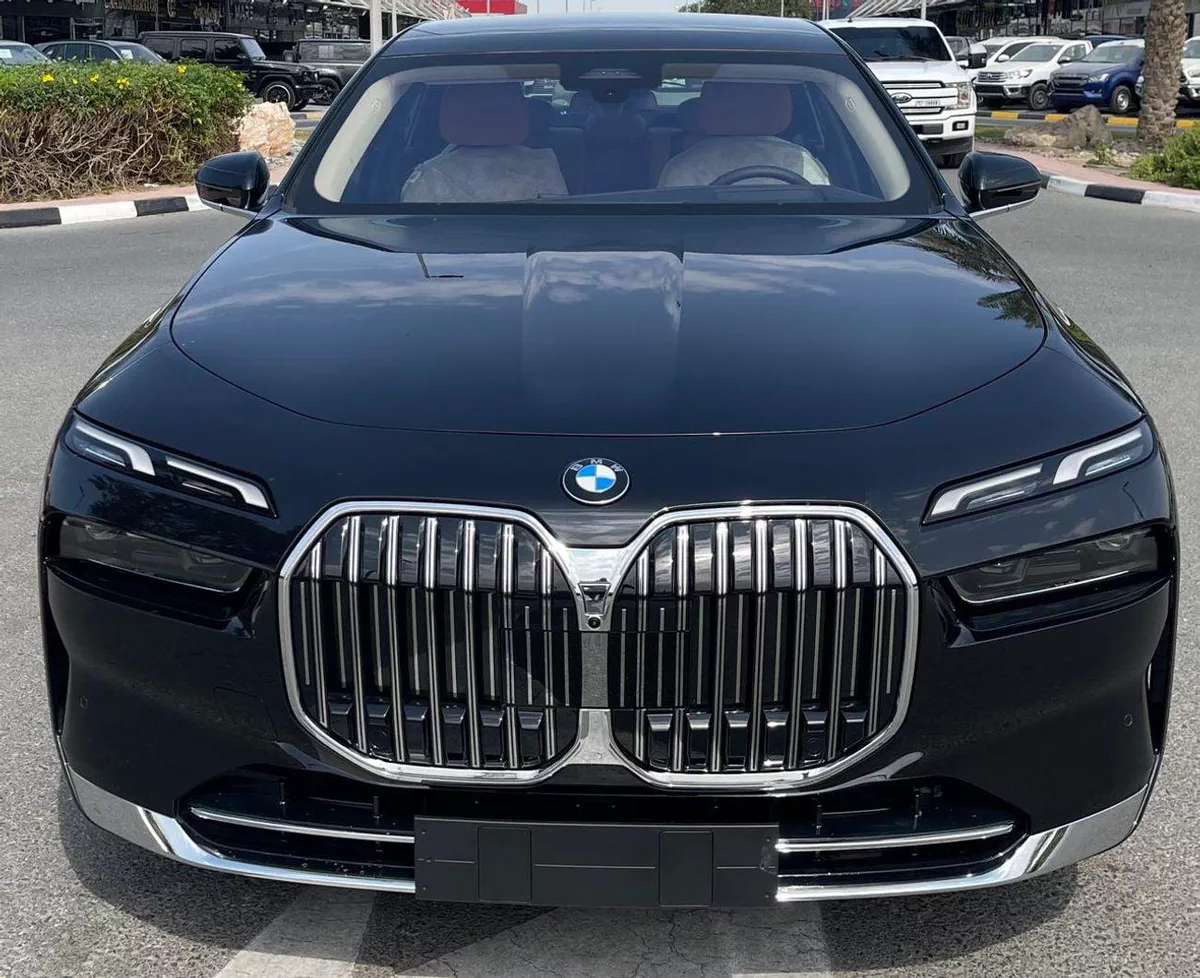 BMW 740i LUXURY PURE EXCELLENCE-1-0