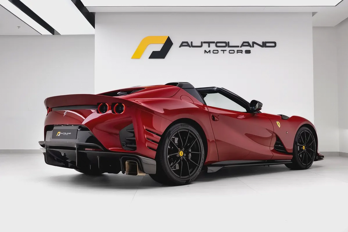 2024 FERRARI 812 COMPETIZIONE APERTA-1-1