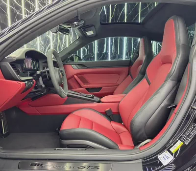 Porsche 911 Carrera GTS | GCC  | Al Naboodah Warranty 05/2027 | AL Naboodah Full Service History-12