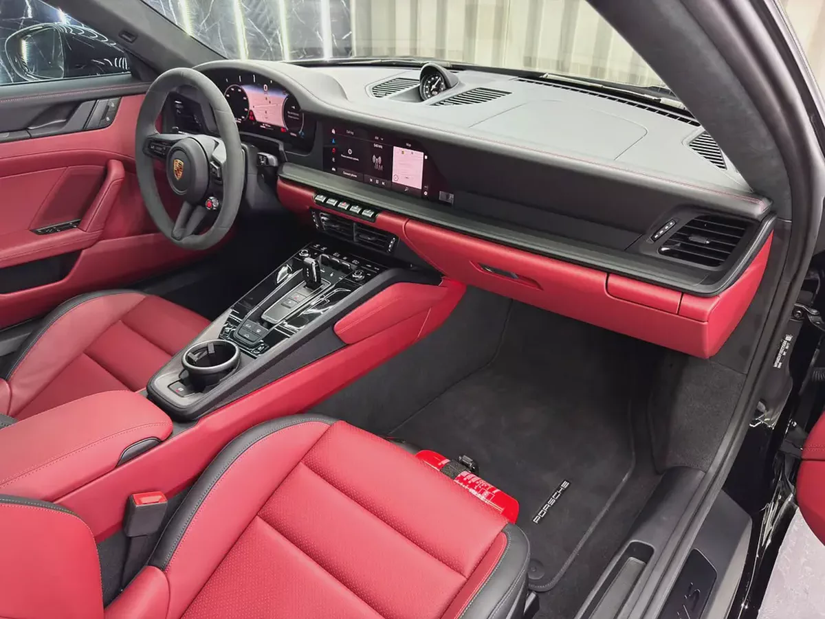 Porsche 911 Carrera GTS | GCC  | Al Naboodah Warranty 05/2027 | AL Naboodah Full Service History-9-9