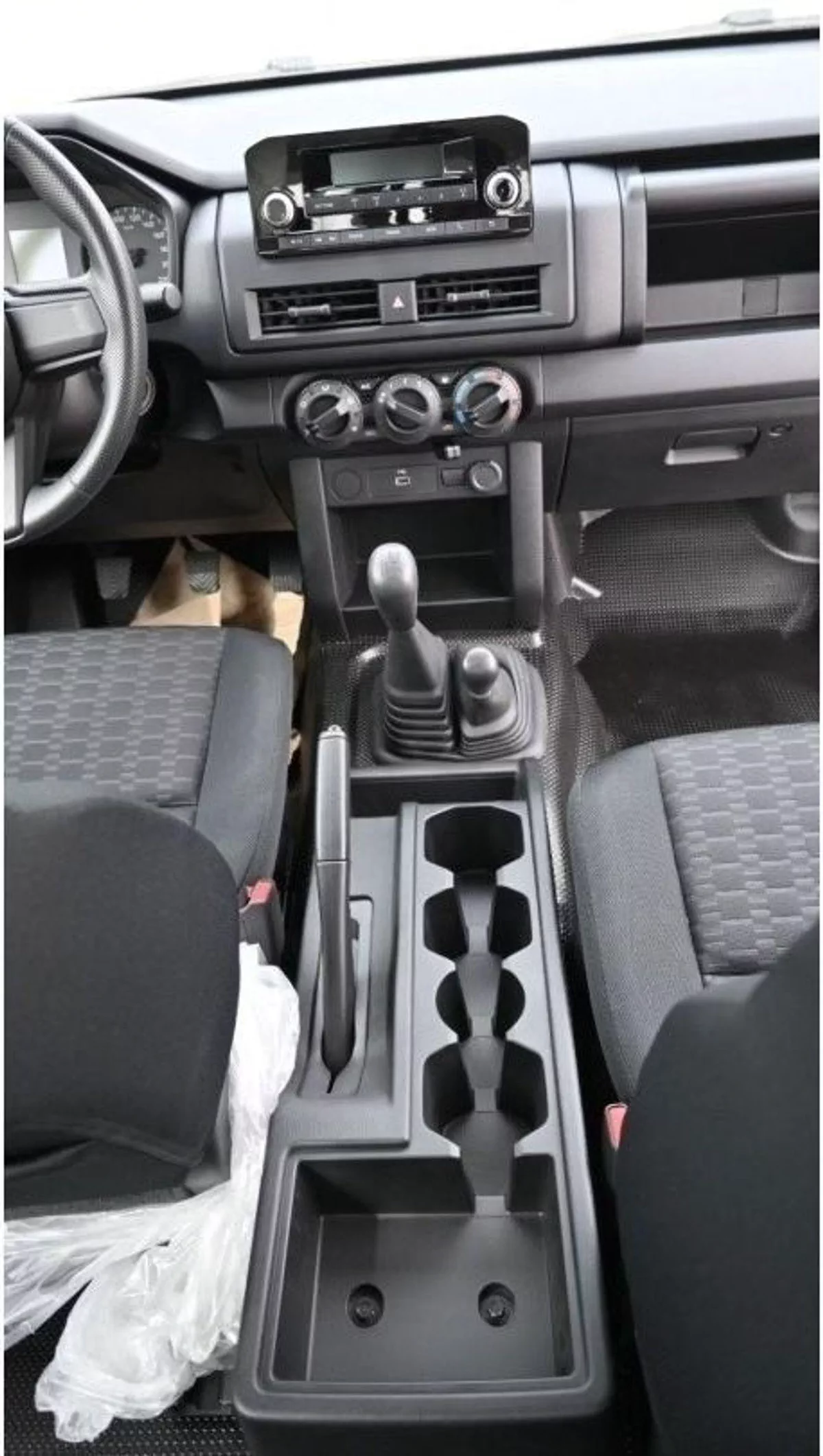 Mitsubishi L200 GLX Mitsubishi L200 2.4L Diesel MT MY2024-6-0