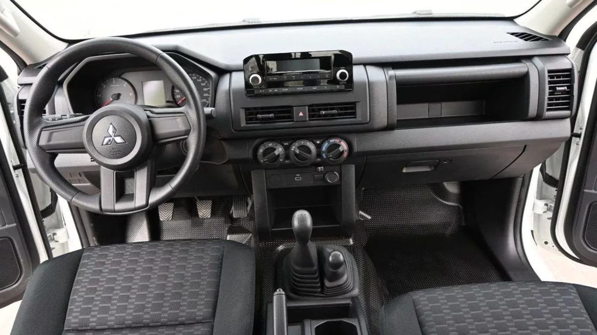 Mitsubishi L200 GLX Mitsubishi L200 2.4L Diesel MT MY2024-7-0