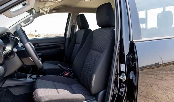 Toyota Hilux  2.4L MT P.WINDO DIESEL 2024