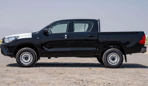 Toyota Hilux  2.4L MT P.WINDO DIESEL 2024
