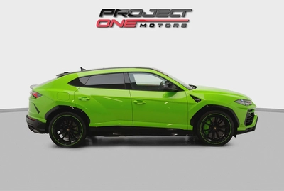 2021 LAMBORGHINI URUS-2