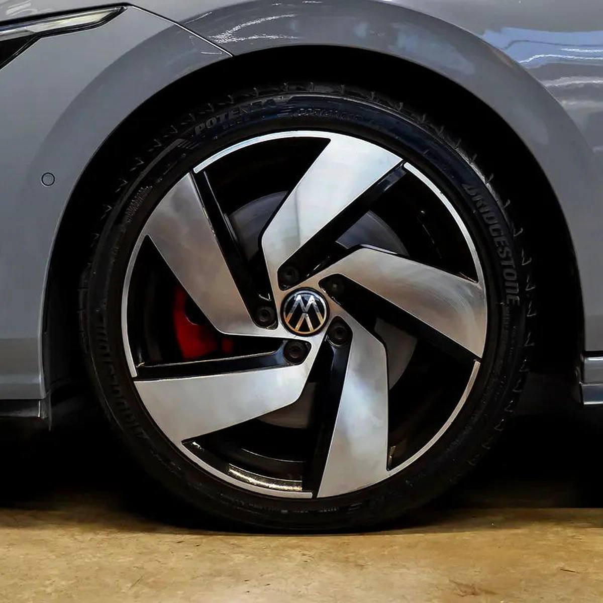 AED 2,107 pm • 0% Downpayment • VW Golf GTI • Agency Warranty-1-1