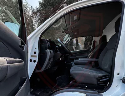 Nissan Urvan STD Nissan Urvan Van Chiller | 2.5 L | 2021 | GCC | Accident-Free | In Excellent Condition | 739 P.M-8