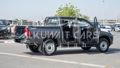 Toyota Hilux Toyota HILUX 2.4L Diesel MT MY2025-12