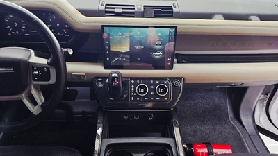 Land Rover Defender 90 X-DYNAMIC SE P400 Land Rover Defender 90 SE P400 X Dynamic URBAN-16