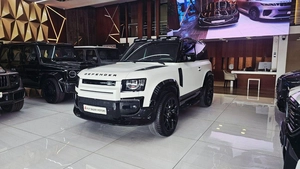Land Rover Defender 90 X-DYNAMIC SE P400 Land Rover Defender 90 SE P400 X Dynamic URBAN