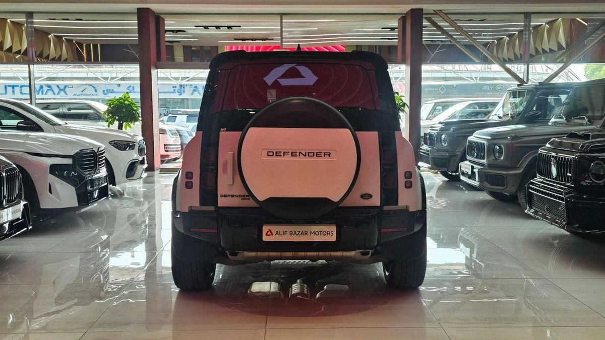 Land Rover Defender 90 X-DYNAMIC SE P400 Land Rover Defender 90 SE P400 X Dynamic URBAN-5-5