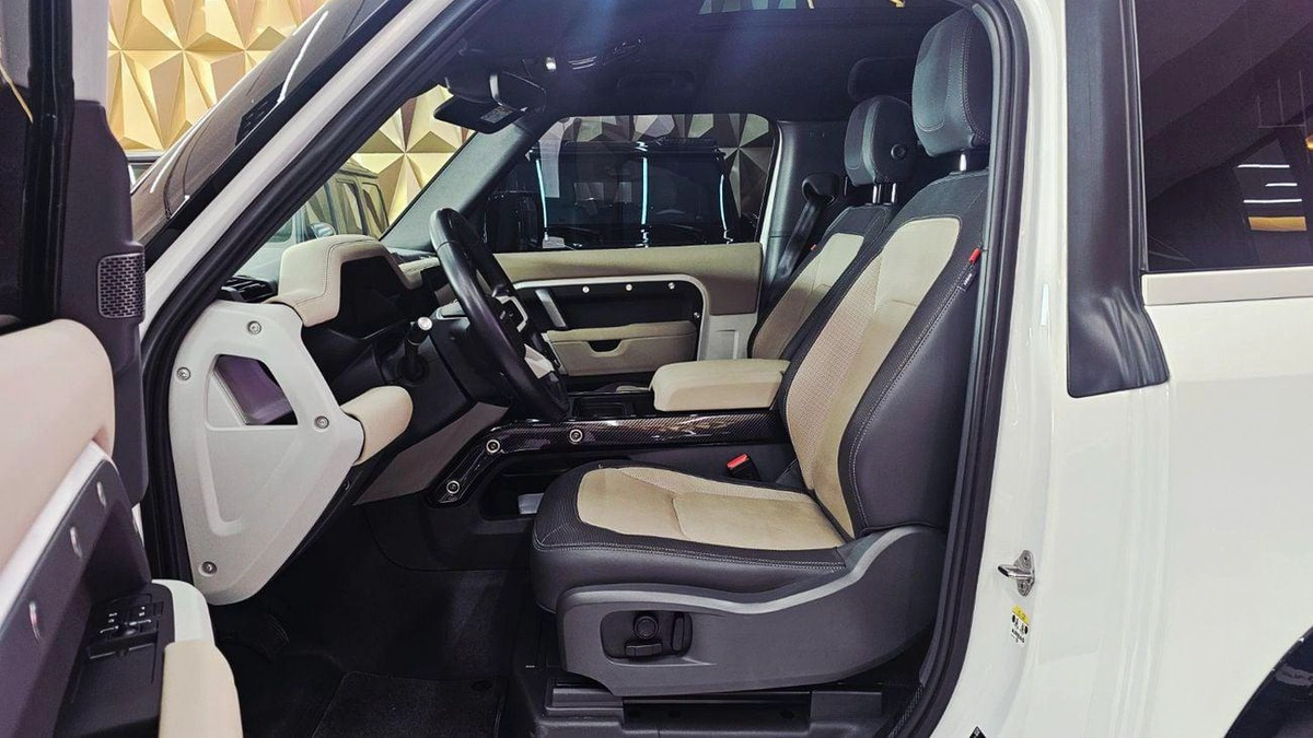 Land Rover Defender 90 X-DYNAMIC SE P400 Land Rover Defender 90 SE P400 X Dynamic URBAN-12-12