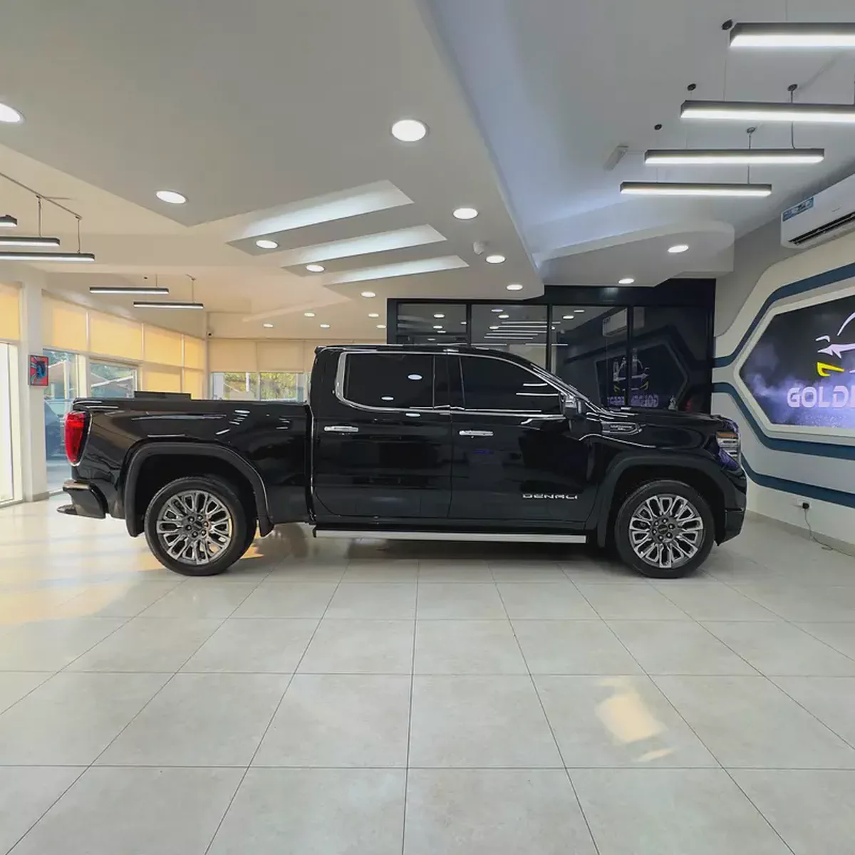 2026 GMC Sierra Denali Ultimate-2-2