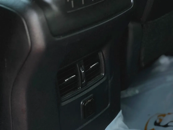 Nissan Titan SL 2017 American Specs