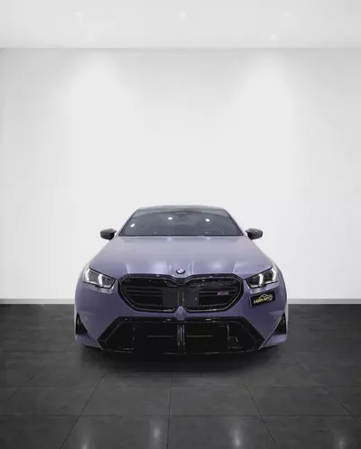 BMW M5 2026 + FULL CARBON PACKAGE + 5 YEARS WARRANTY AND SERVICE CONTRACT-1