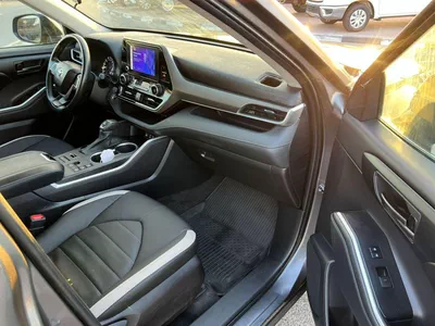 Toyota Highlander LE HEV -11