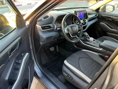 Toyota Highlander LE HEV -13
