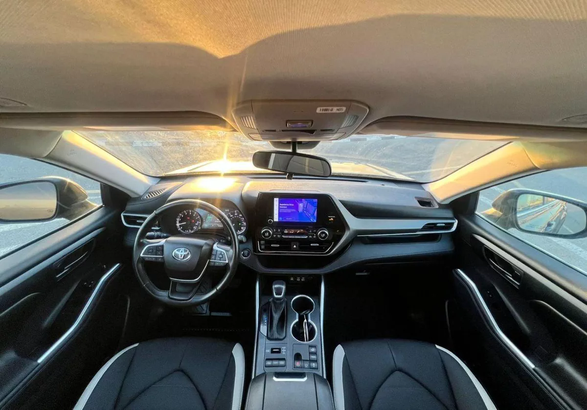 Toyota Highlander LE HEV -9-0