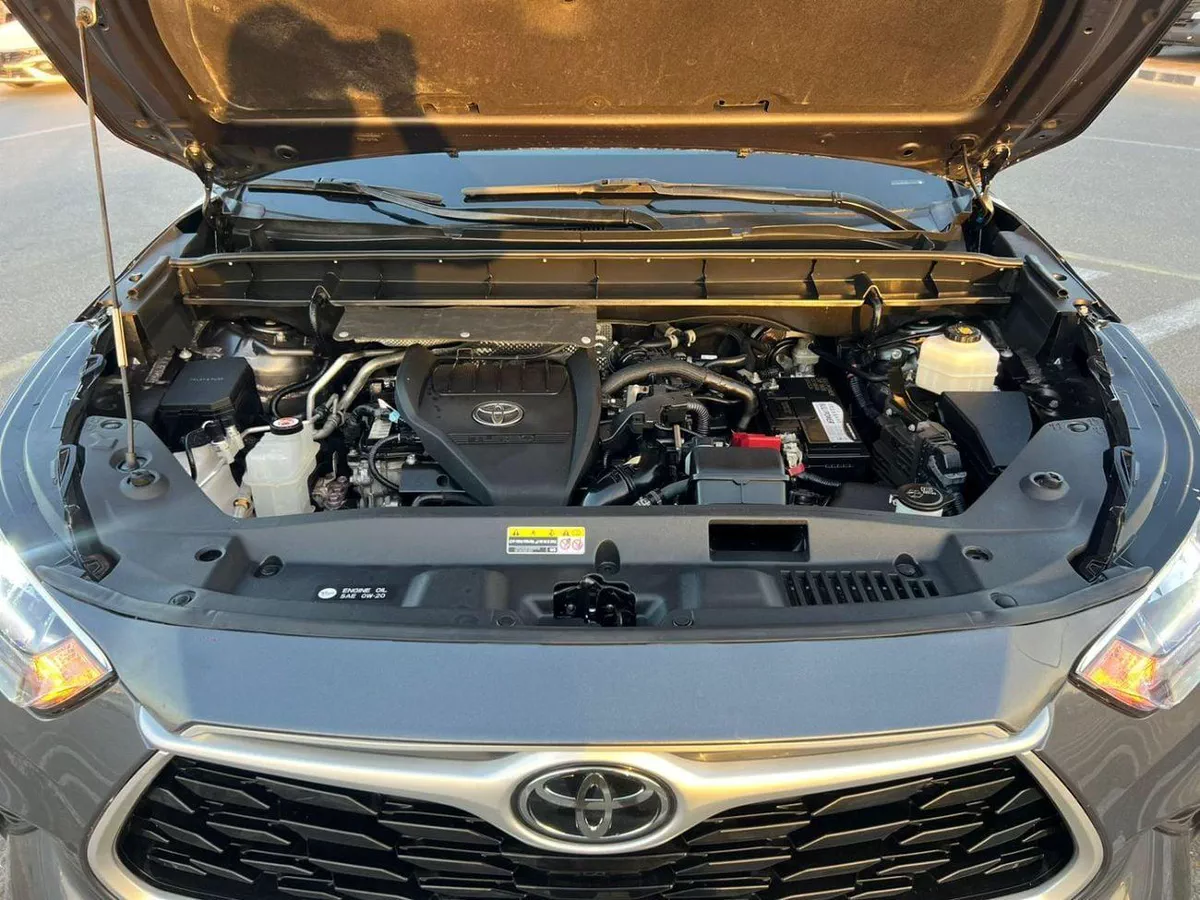 Toyota Highlander LE HEV -19-0