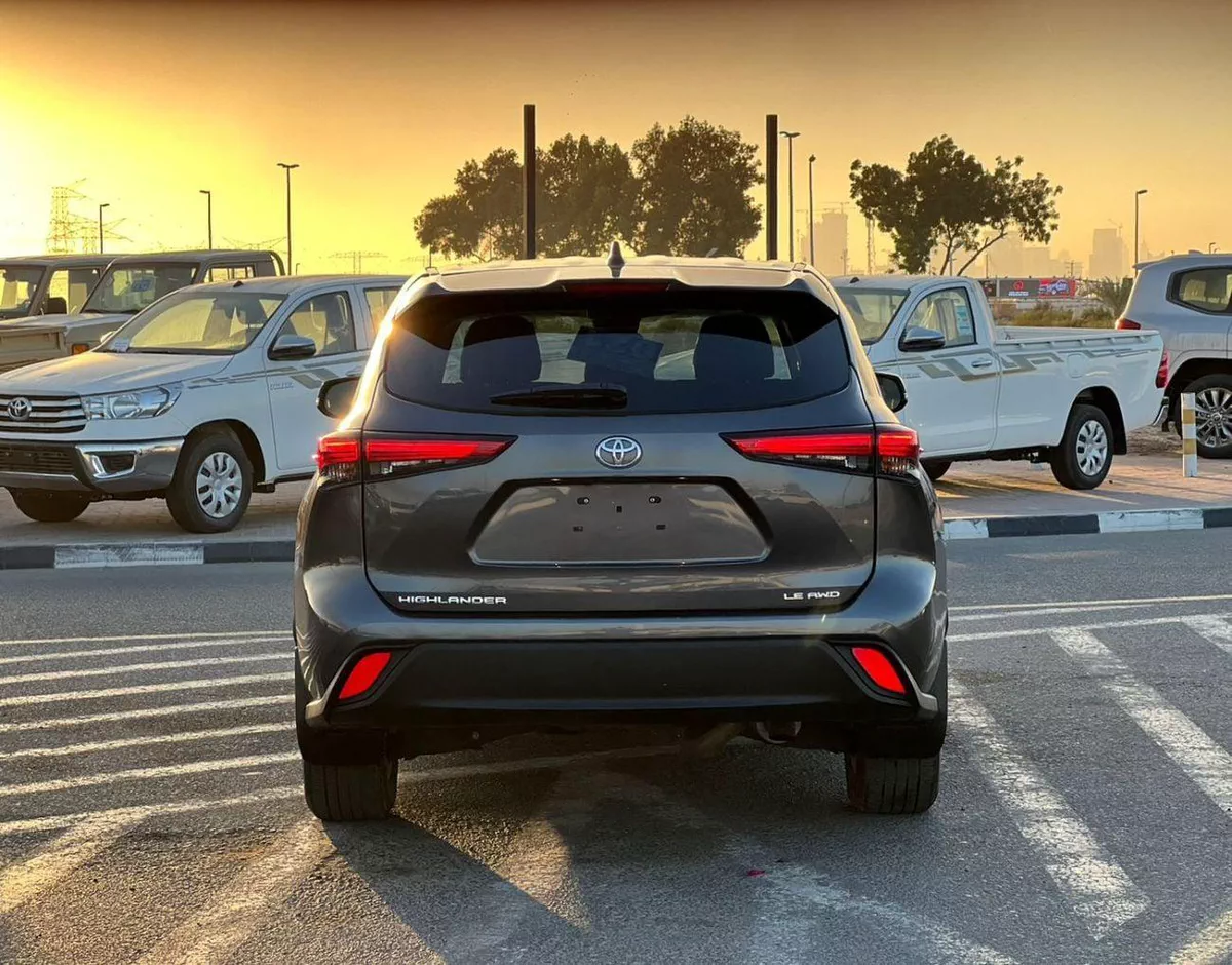 Toyota Highlander LE HEV -7-0