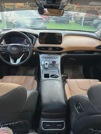HYUNDAI SANTA FE —1600CGCC—FREE ACCIDENT—ORIGINAL PAINT—LOW MILAGE— FULL OPTIONS—EXCELLENT CONDITION-7
