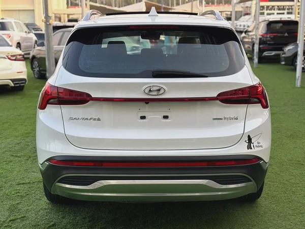 HYUNDAI SANTA FE —1600CGCC—FREE ACCIDENT—ORIGINAL PAINT—LOW MILAGE— FULL OPTIONS—EXCELLENT CONDITION
