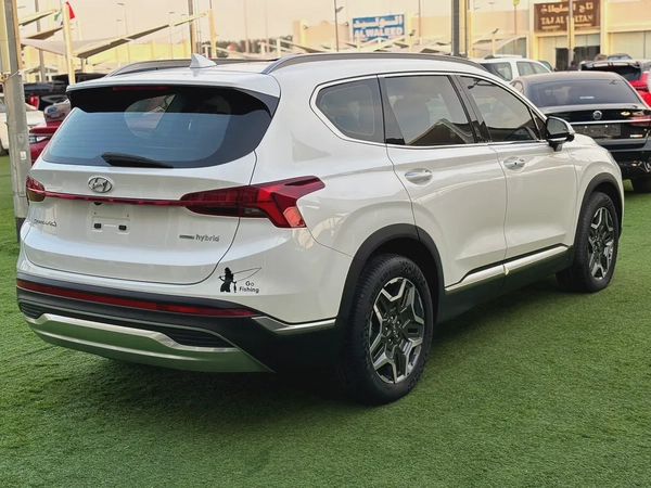 HYUNDAI SANTA FE —1600CGCC—FREE ACCIDENT—ORIGINAL PAINT—LOW MILAGE— FULL OPTIONS—EXCELLENT CONDITION