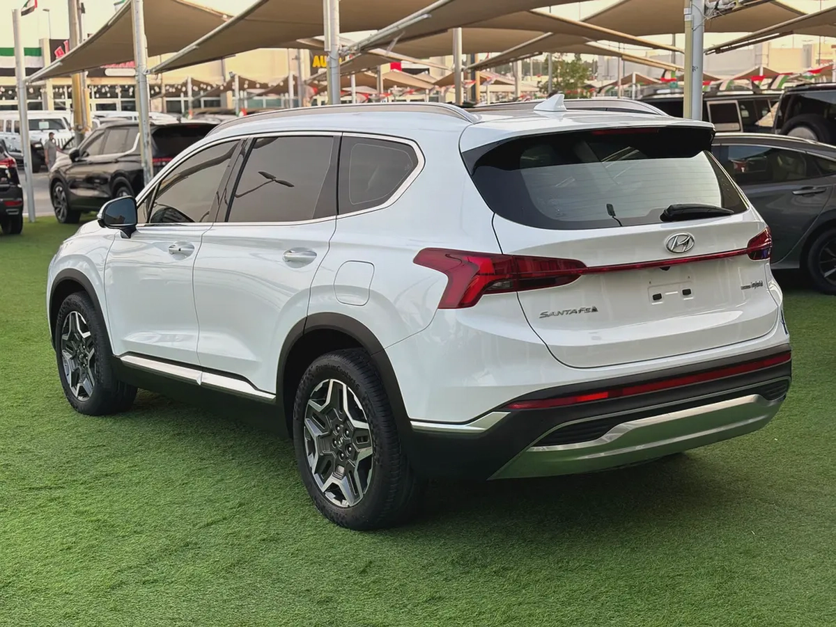 HYUNDAI SANTA FE —1600CGCC—FREE ACCIDENT—ORIGINAL PAINT—LOW MILAGE— FULL OPTIONS—EXCELLENT CONDITION-5-5