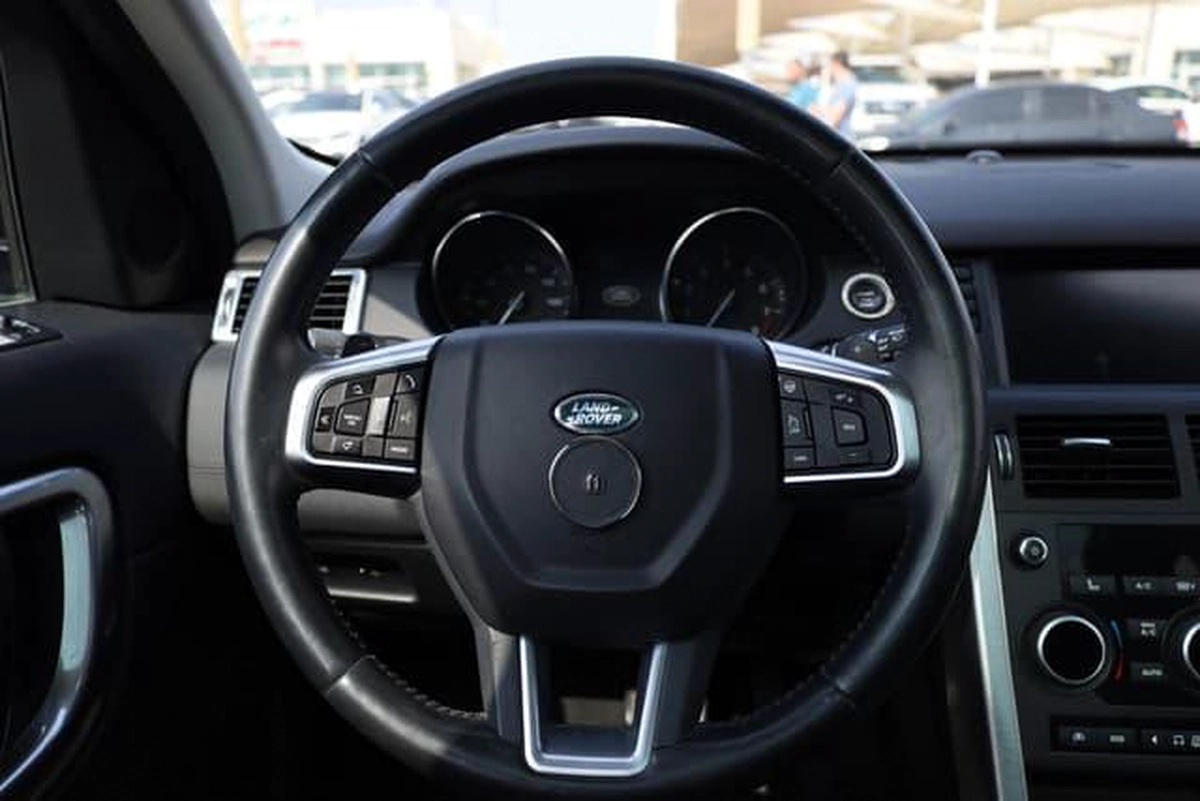 Used Land Rover Discovery Sport HSE 2016-3-3