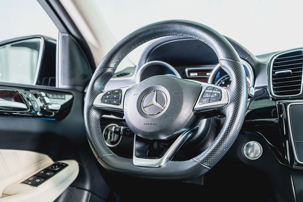 Mercedes Benz GLE43 AMG Coupe-2 Tone Exclusive Interior Leather-22 Inch Black AMG Rims