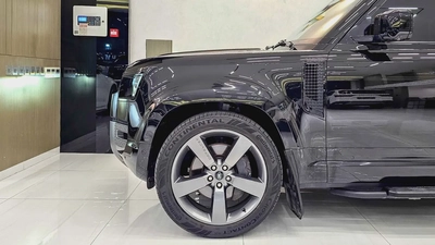 LAND ROVER - DEFENDER - 110 HSE - V 6 P400 - GCC SPECS - UNDER WARRANTY - 2023 MODEL - 68000KM-16