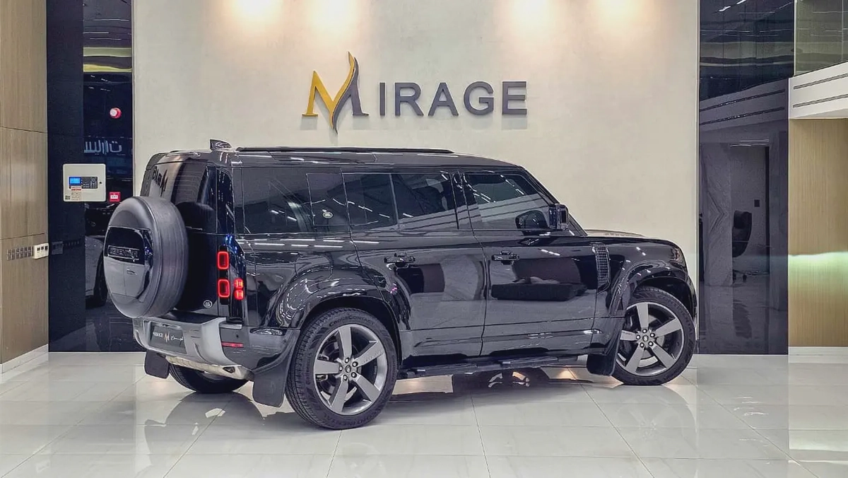 LAND ROVER - DEFENDER - 110 HSE - V 6 P400 - GCC SPECS - UNDER WARRANTY - 2023 MODEL - 68000KM-13-13