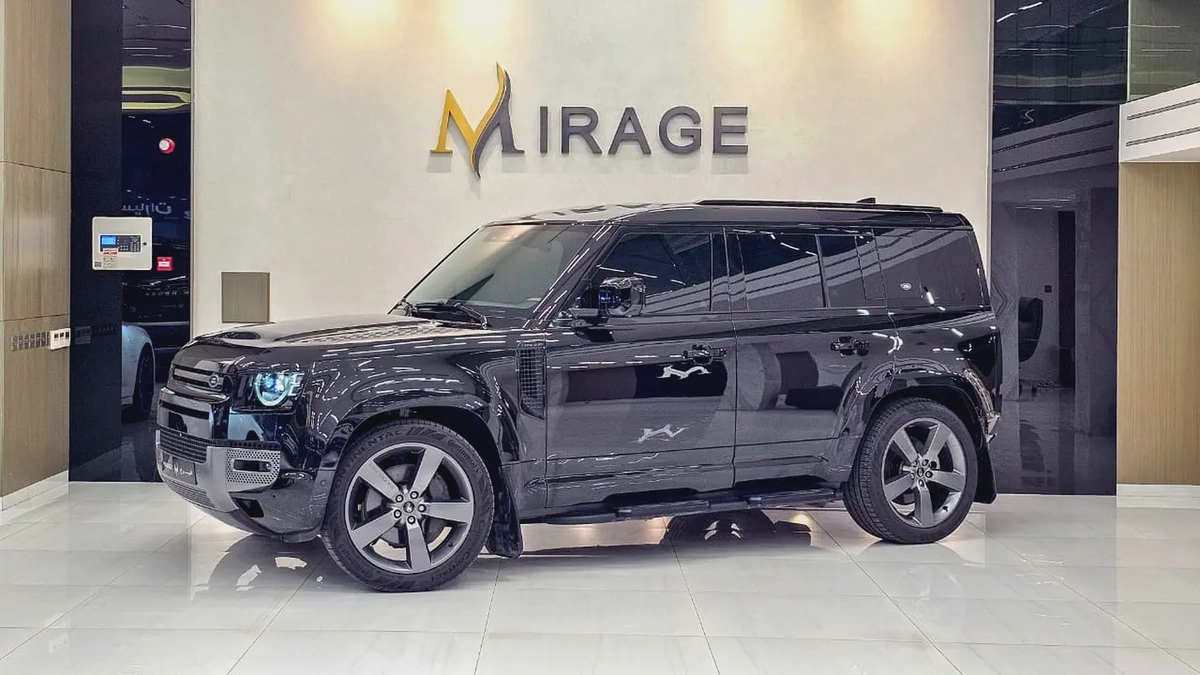 LAND ROVER - DEFENDER - 110 HSE - V 6 P400 - GCC SPECS - UNDER WARRANTY - 2023 MODEL - 68000KM-17-17