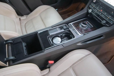 Jaguar F-PACE Prestige 2.0L | Under Warranty-16