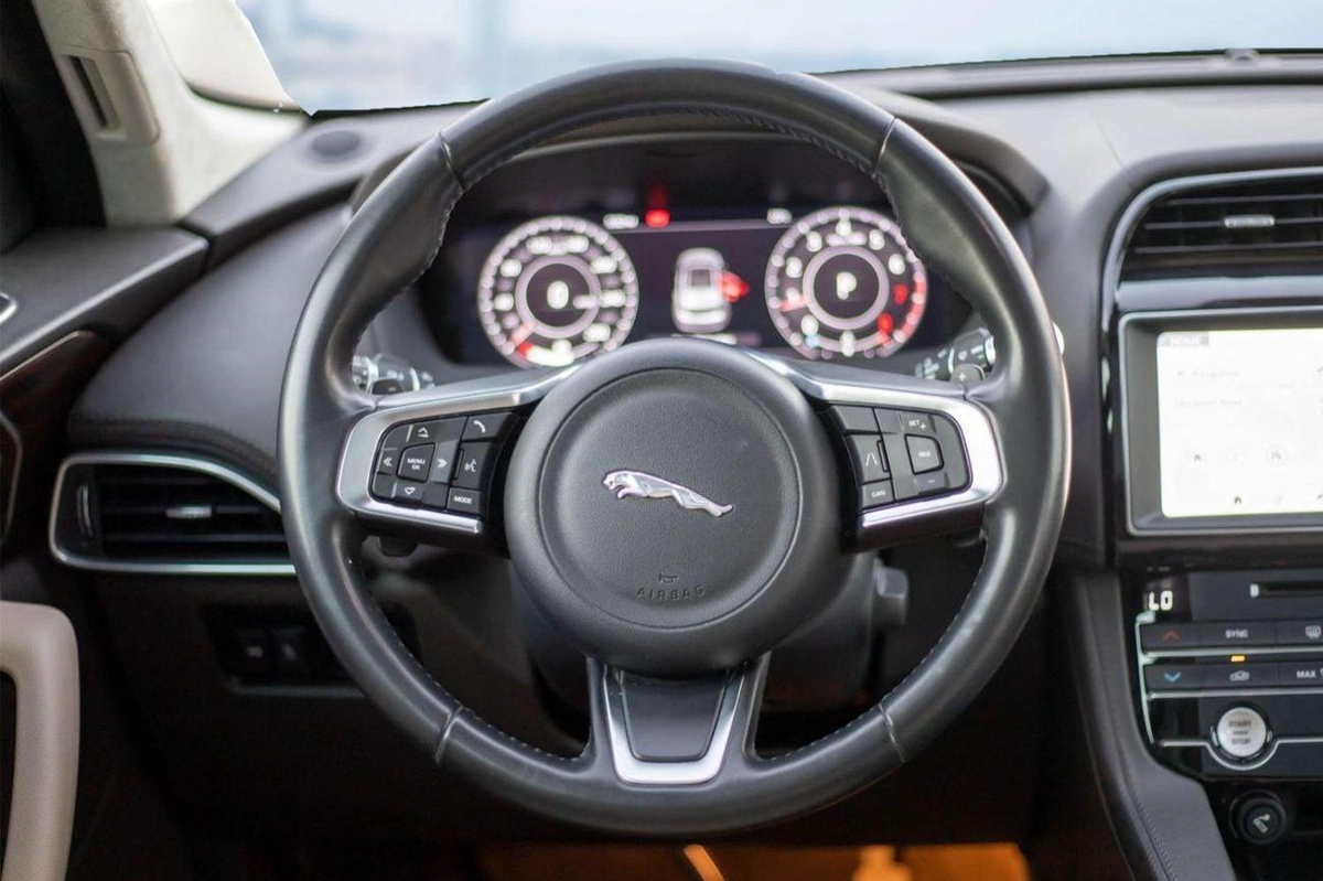 Jaguar F-PACE Prestige 2.0L | Under Warranty-10-10