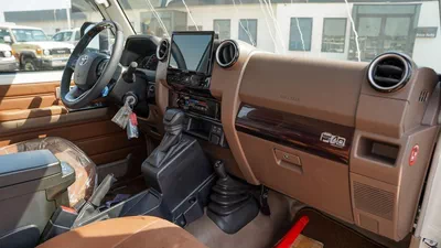 Toyota Land Cruiser Pick Up LC79 DC 4.0 PETROL 2025 AT FULL-9