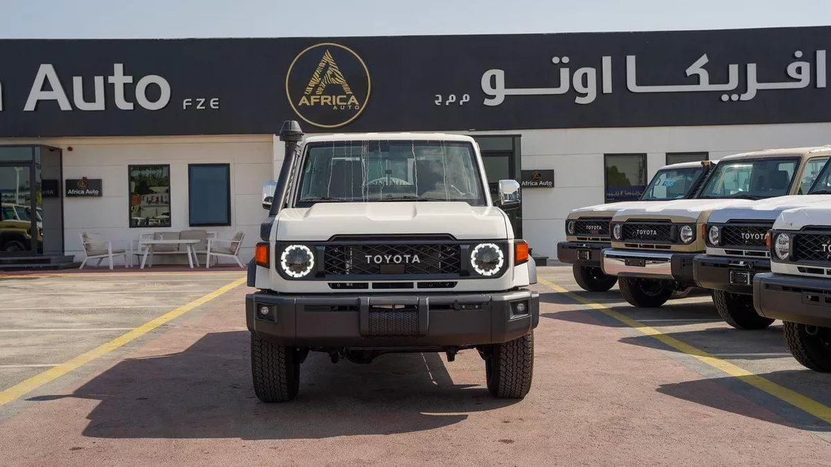 Toyota Land Cruiser Pick Up LC79 DC 4.0 PETROL 2025 AT FULL-1-0