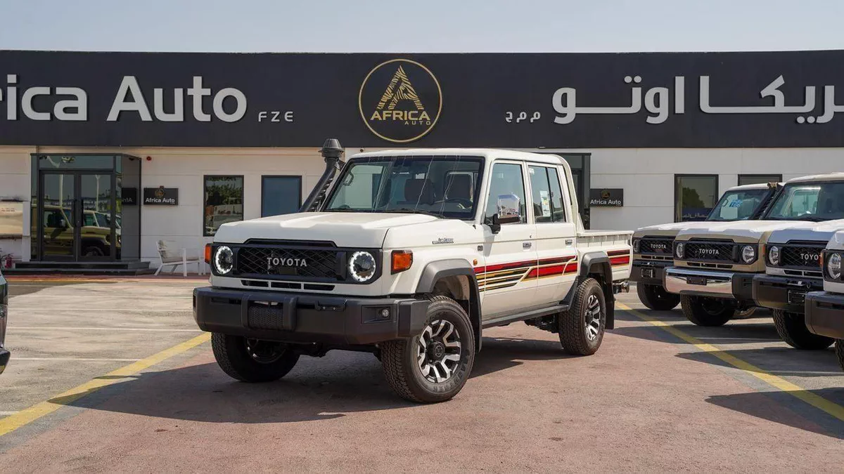 Toyota Land Cruiser Pick Up LC79 DC 4.0 PETROL 2025 AT FULL-2-0