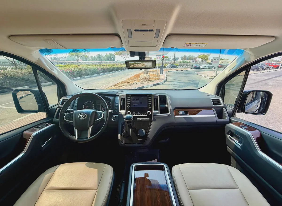 Toyota Granvia Premium 2023 | GCC Specs-10-10