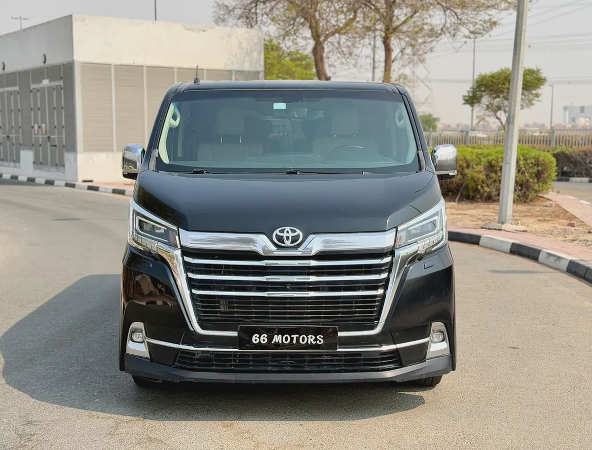Toyota Granvia Premium 2023 | GCC Specs-2-2
