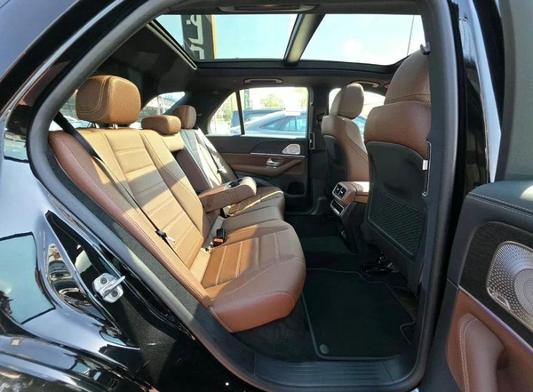 Mercedes Benz GLE 450 AMG SUV Full Option Under Agency Warranty 2026 GCC - AED 389,000