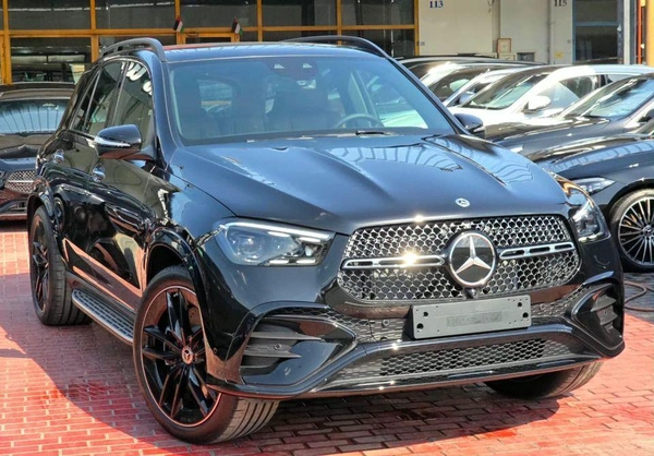 Mercedes Benz GLE 450 AMG SUV Full Option Under Agency Warranty 2026 GCC - AED 389,000