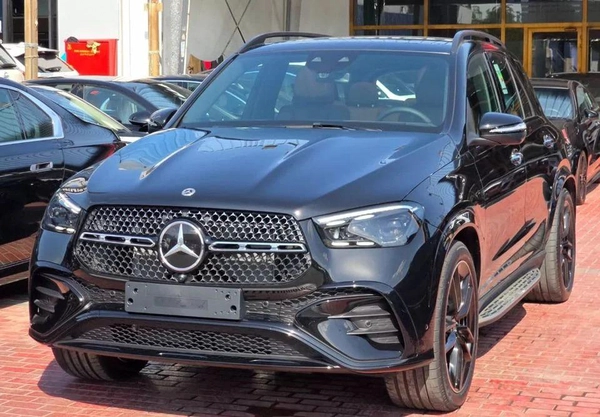 Mercedes Benz GLE 450 AMG SUV Full Option Under Agency Warranty 2026 GCC - AED 389,000