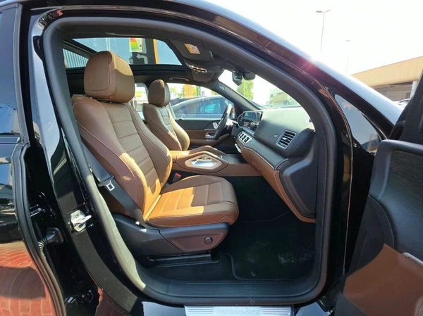 Mercedes Benz GLE 450 AMG SUV Full Option Under Agency Warranty 2026 GCC - AED 389,000