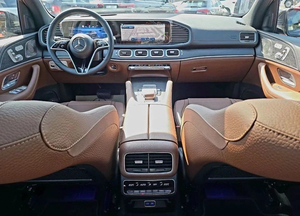 Mercedes Benz GLE 450 AMG SUV Full Option Under Agency Warranty 2026 GCC - AED 389,000